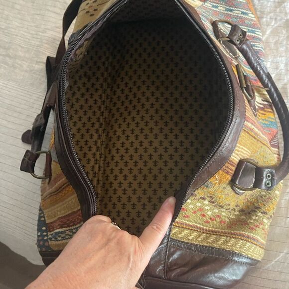 Colorful Patterned Duffel Bag with Leather Accents from Morocco. Handmade! New. - Picture 9 of 11